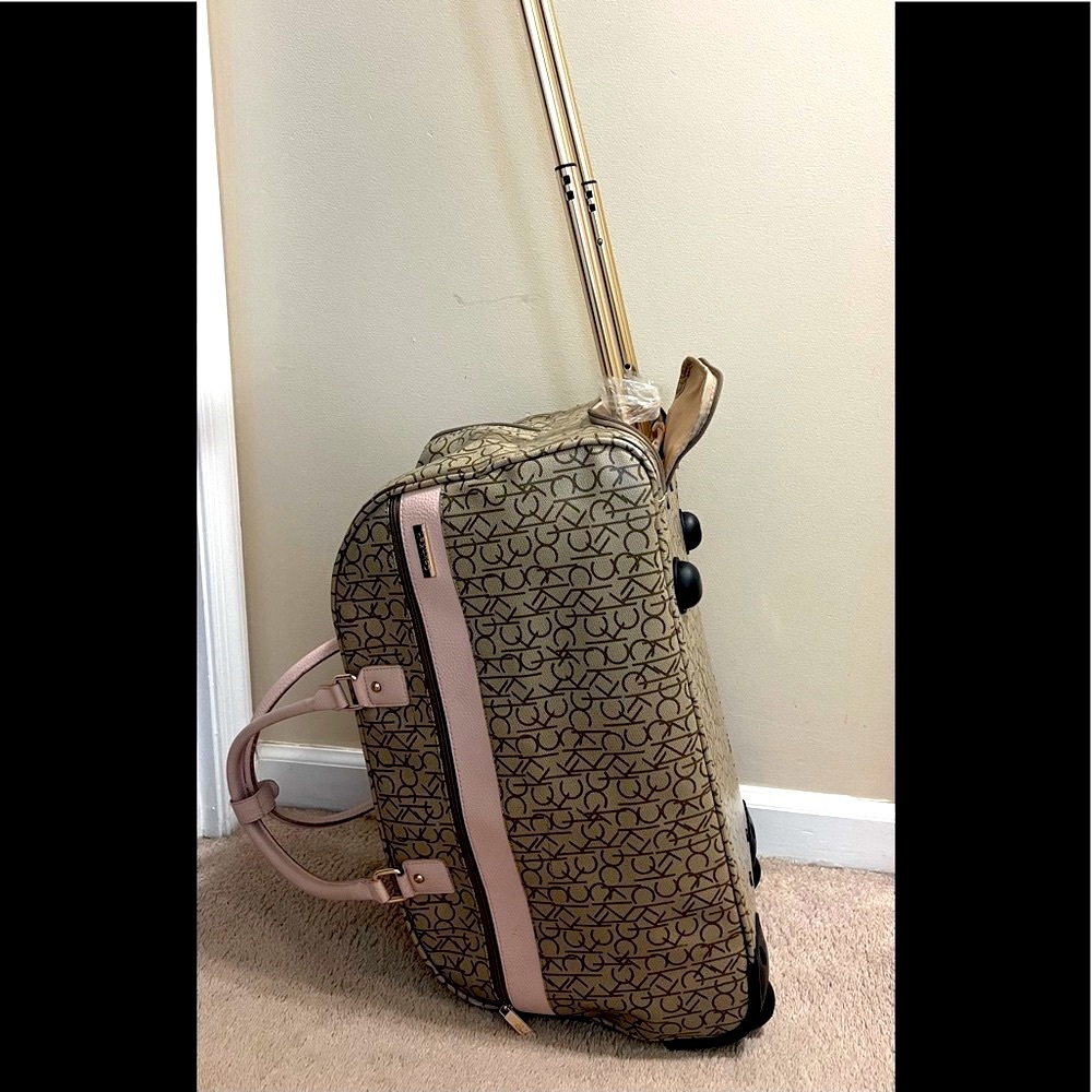 Calvin Klein Signature Travel Bag